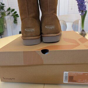 NEW Women's Koolaburra by Ugg Short Winter Boot Size 9